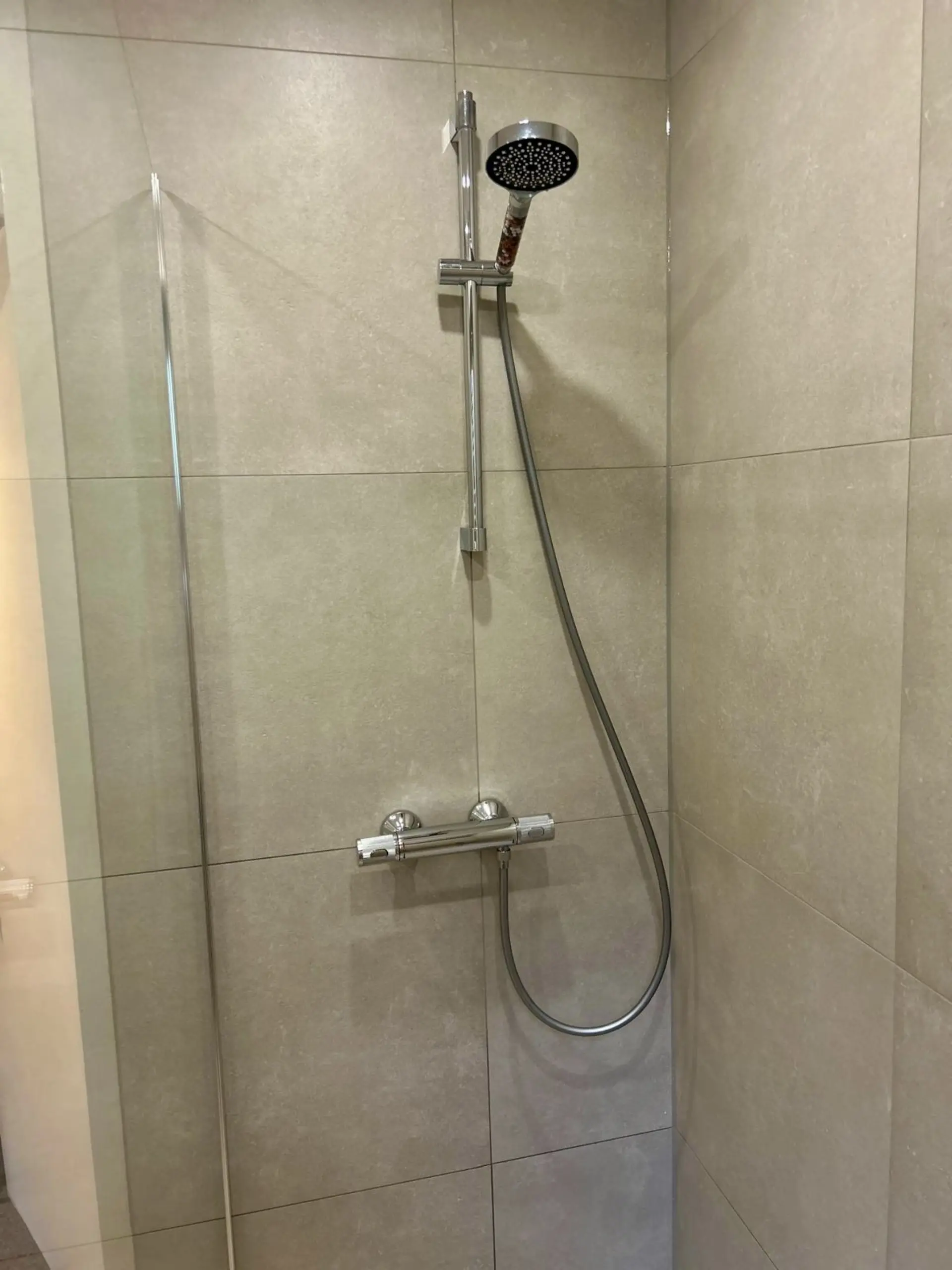 2b1d698c 11d9 4152 99ee eba7210d17d9