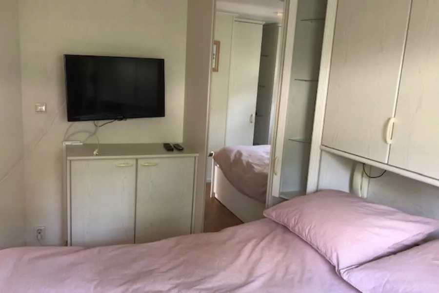 Grote slaapkamer tv